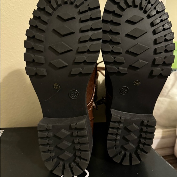 Side zip & lace up walking boots with memory foam in chocolate. - Picture 5 of 5